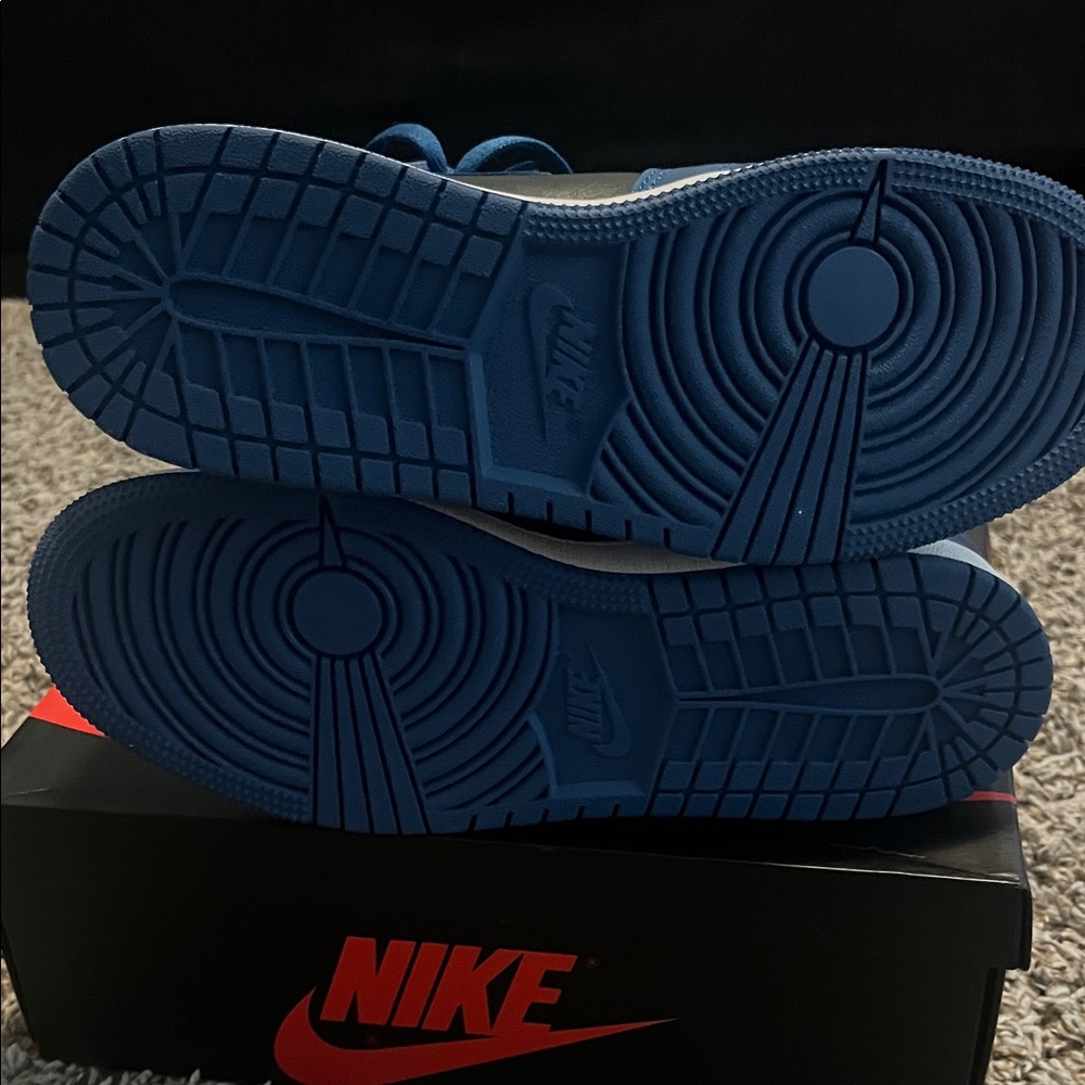 Nike Air Jordan 1 Retro Blue and Black Sneakers - Picture 3 of 4